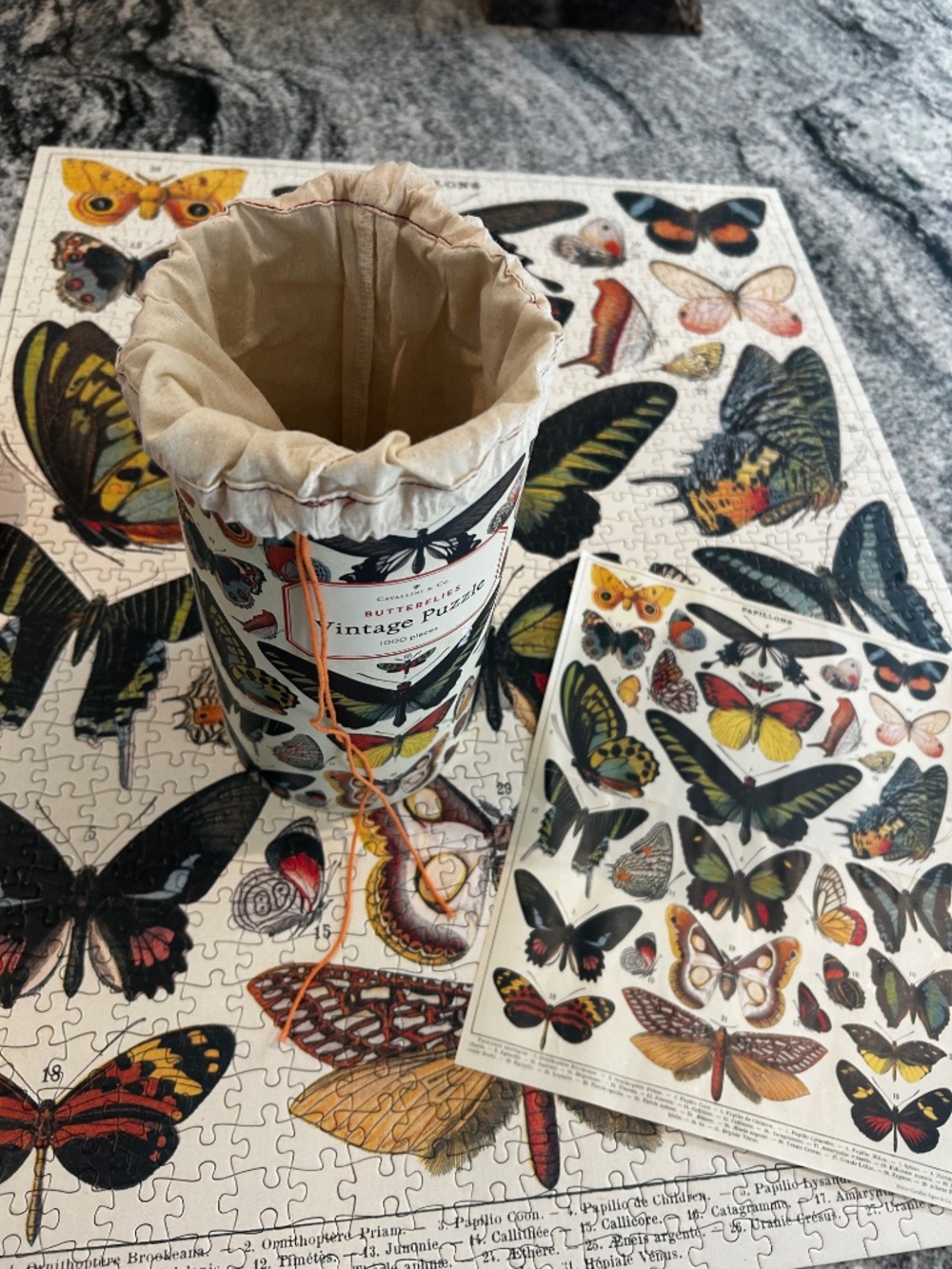 CAVALLINI & CO. 1000 PIECES VINTAGE PUZZLE BUTTERFLIES - Picture 8 of 8